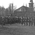 Latvijas armijas vienību parāde laukumā pie vecās koka baznīcas. Pilsētas plānojumā jau 19. gs šī vieta bija paredzēta kā laukums kam līdzās ir luterāņu baznīcas vieta. Foto no Latgales kultūrvēstures muzeja fondiem.